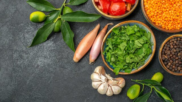 https://greenversebio.com/wp-content/uploads/2023/01/herbs-vegetables-640x360.jpg